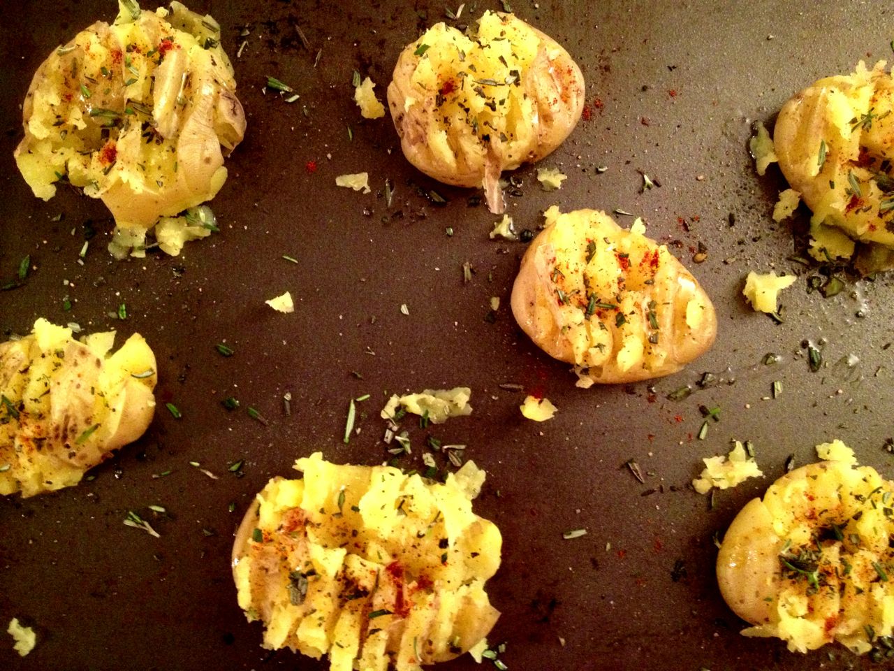 Smashed roasted potatoes side dish