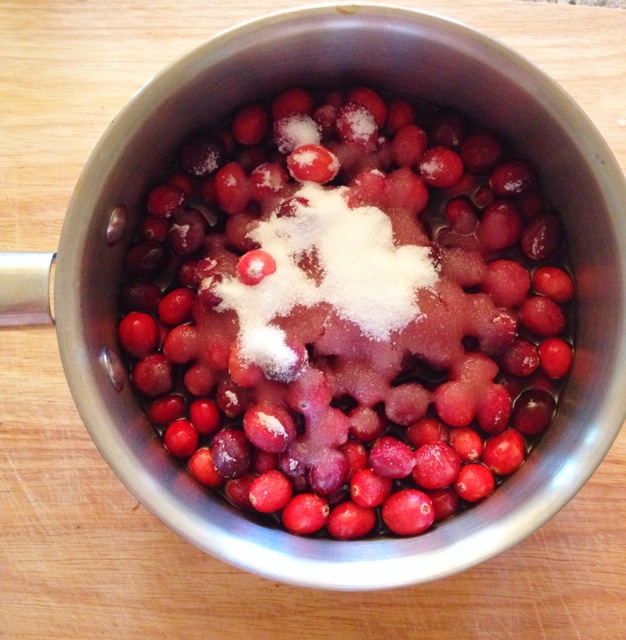 Homemade_cranberry_sauce